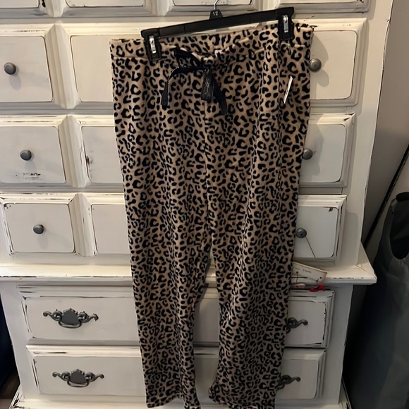 NWT NYC Underground Leopard Print Lounge Pants - Picture 1 of 5